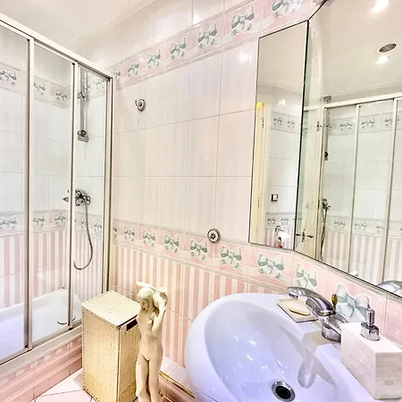 Royal 240 M2 Trocadero Eiffel Towel