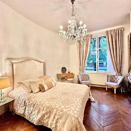 Royal 240 M2 Trocadero Eiffel Towel Апартаменты *