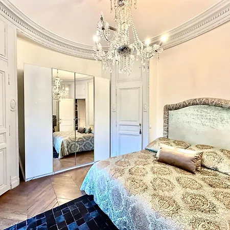 Royal 240 M2 Trocadero Eiffel Towel *