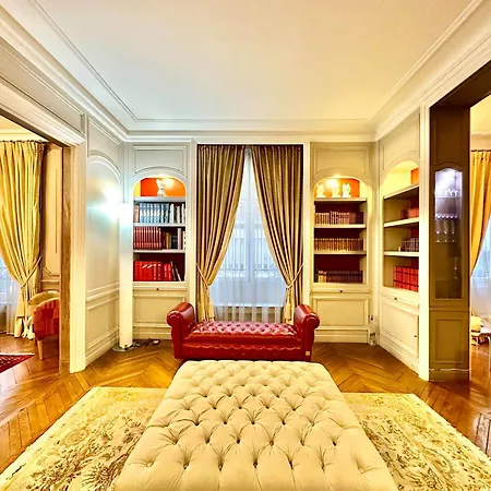 Royal 240 M2 Trocadero Eiffel Towel Апартаменты *
