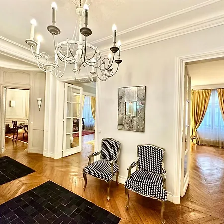 Royal 240 M2 Trocadero Eiffel Towel * Париж