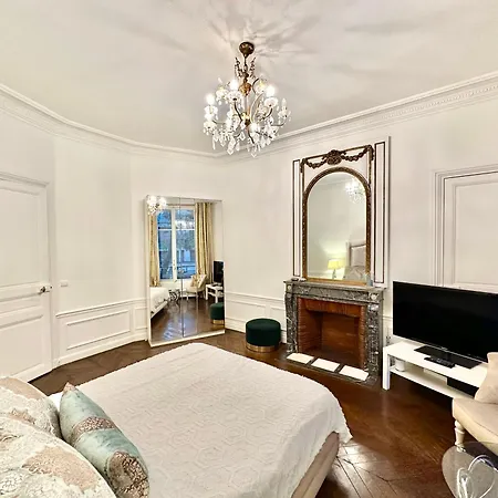 Royal 240 M2 Trocadero Eiffel Towel Апартаменты Париж